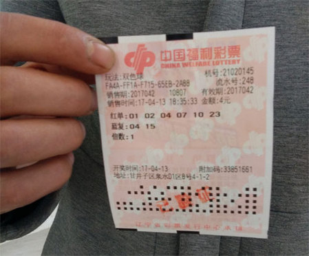 四眼妹的逆袭