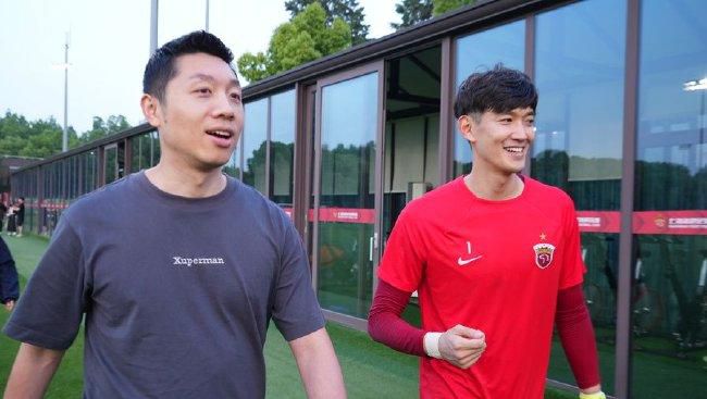 国产树林野战在线播放