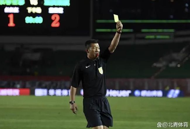 一女被两男吃奶玩乳尖